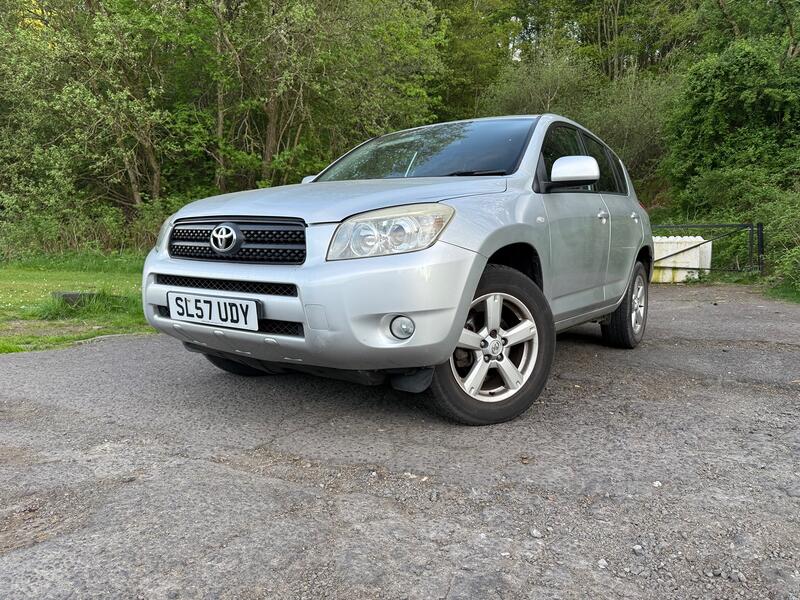 TOYOTA RAV4 2.0 XT-R