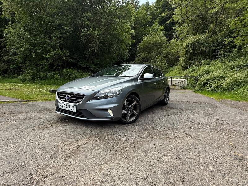 VOLVO V40 1.6 T2 R-Design